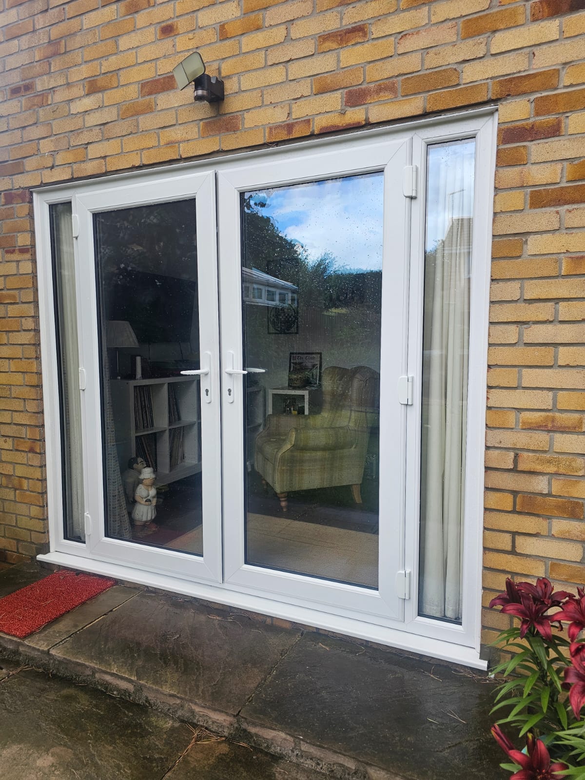 Clean patio doors, frames and glass after a LARC Exteriors window clean